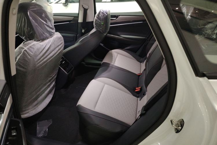Used Volkswagen ID.7 VIZZION 2024 AIR model Left Rear Seat