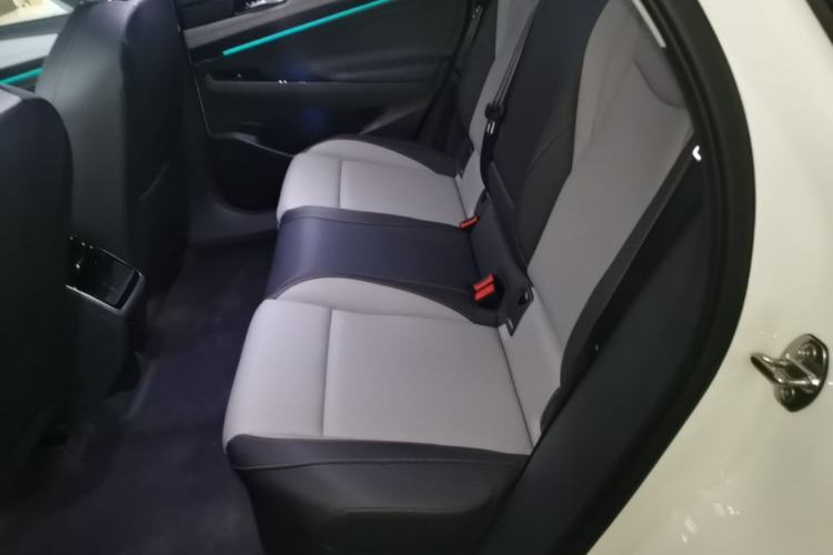 Used Volkswagen ID.7 VIZZION 2024 AIR model Left Rear Seat