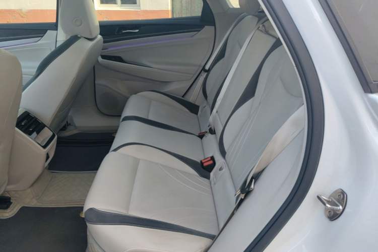 Used Volkswagen ID.7 VIZZION 2024 First Edition Left Rear Seat
