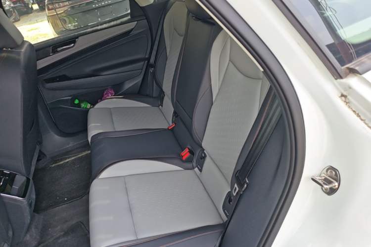 Used Volkswagen ID.7 VIZZION 2024 AIR model Left Rear Seat