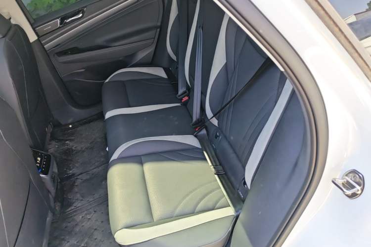 Used Volkswagen ID.7 VIZZION 2024 PRO Model Left Rear Seat