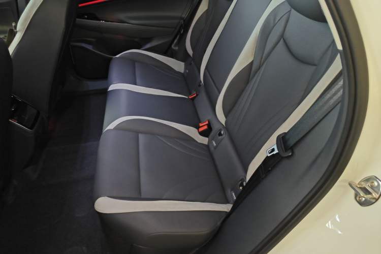Used Volkswagen ID.7 VIZZION 2024 AIR model Left Rear Seat