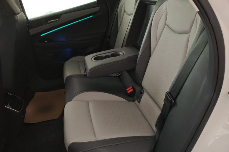 Used Volkswagen ID.7 VIZZION 2024 AIR model Left Rear Seat