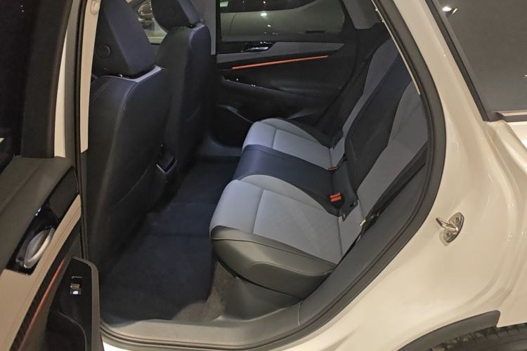 Used Volkswagen ID.7 VIZZION 2024 AIR model Left Rear Seat
