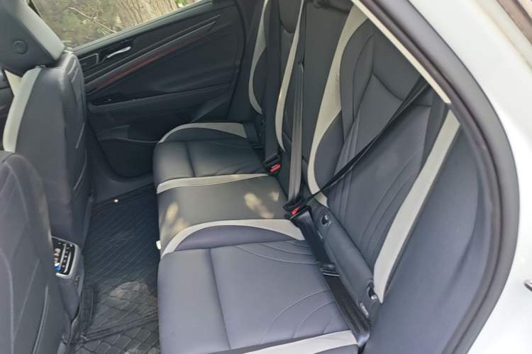 Used Volkswagen ID.7 VIZZION 2024 PRO Model Left Rear Seat