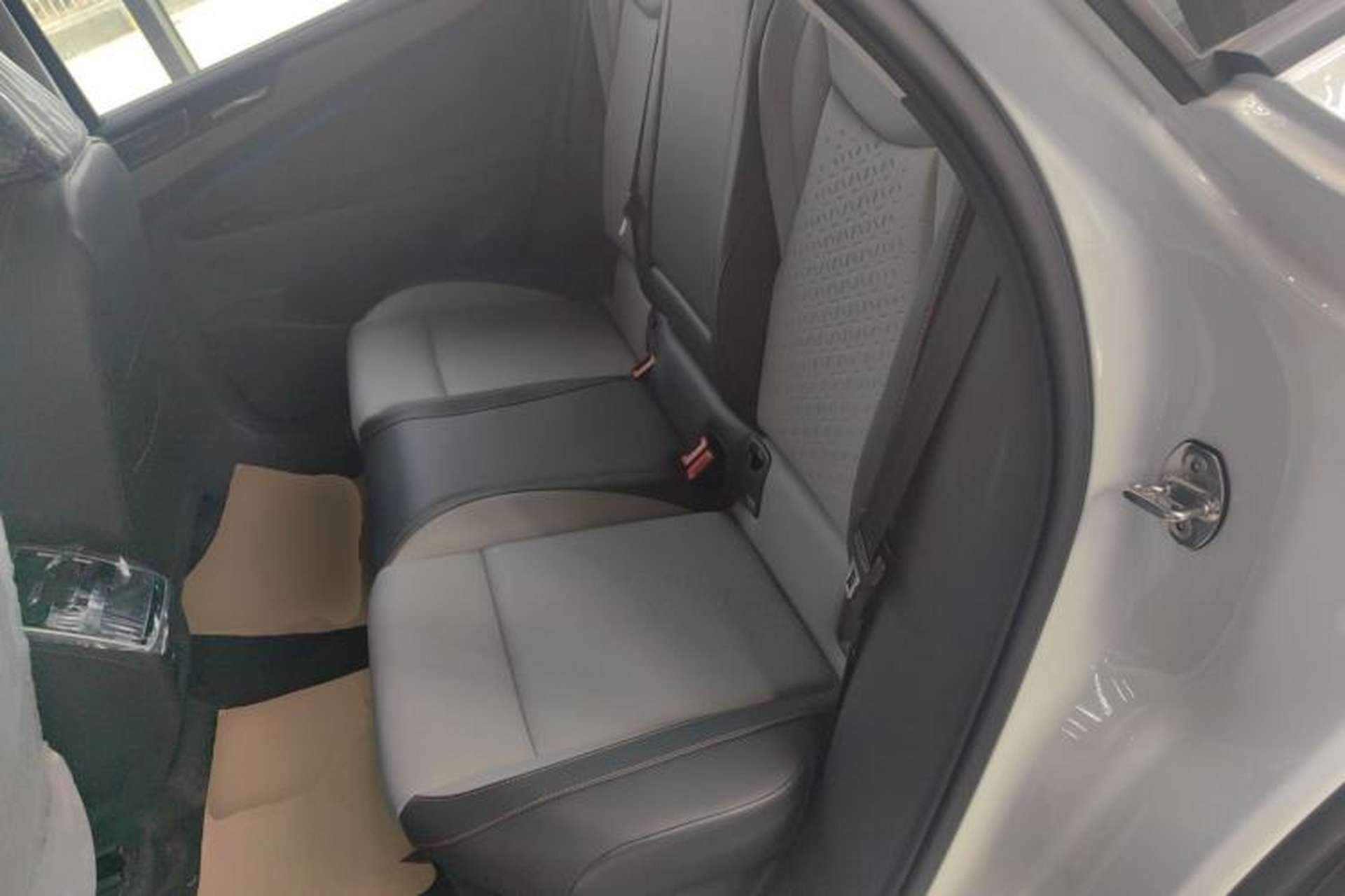 Used Volkswagen ID.7 VIZZION 2024 AIR model Left Rear Seat