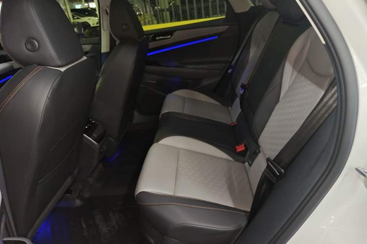 Used Volkswagen ID.7 VIZZION 2024 AIR model Left Rear Seat