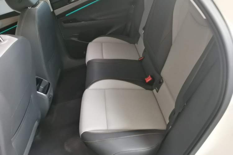 Used Volkswagen ID.7 VIZZION 2024 AIR model Left Rear Seat