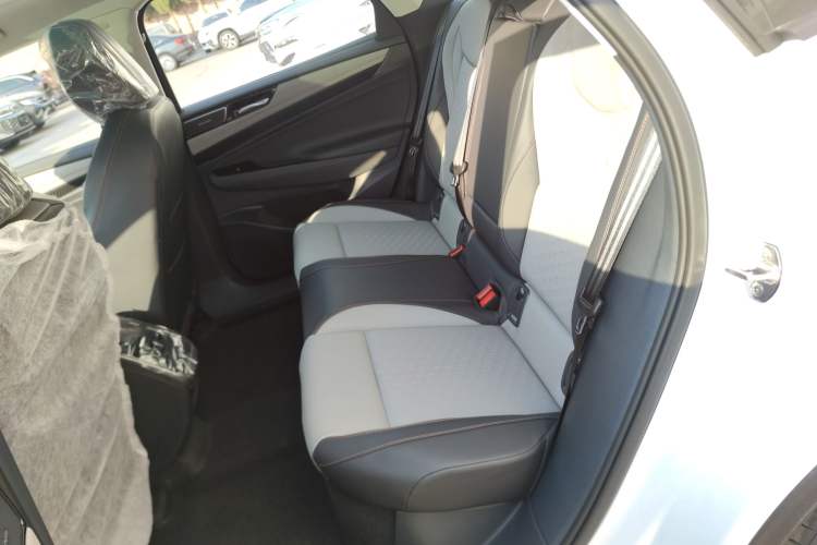 Used Volkswagen ID.7 VIZZION 2024 AIR model Left Rear Seat