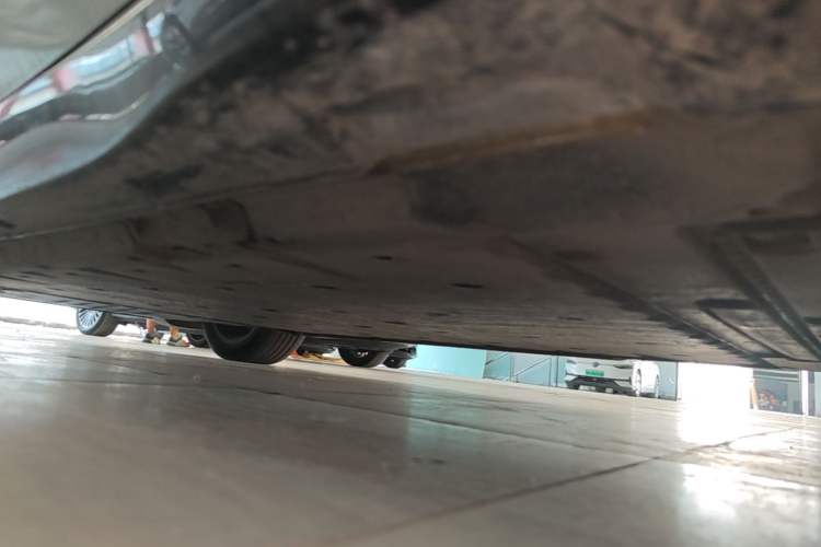 Used Volkswagen ID.7 VIZZION 2024 PRO Model Left Side Sill