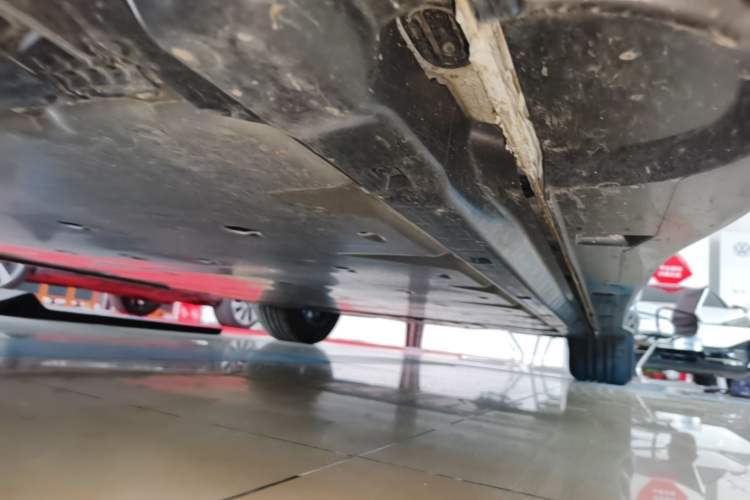 Used Volkswagen ID.7 VIZZION 2024 AIR model Left Side Sill