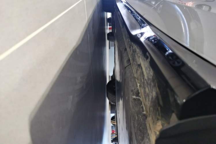 Used Volkswagen ID.7 VIZZION 2024 PRO Model Left Side Sill