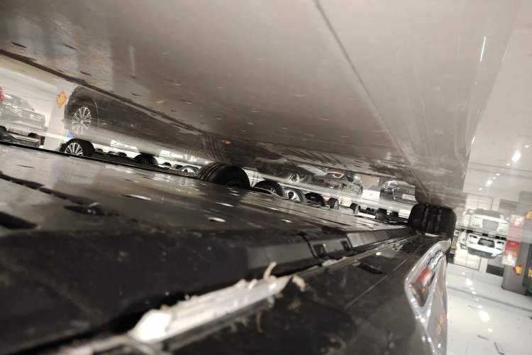 Used Volkswagen ID.7 VIZZION 2024 AIR model Left Side Sill
