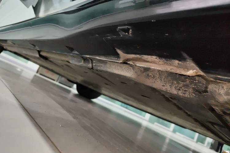 Used Volkswagen ID.7 VIZZION 2024 First Edition Left Side Sill
