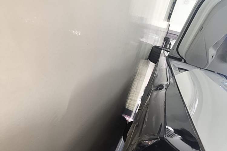 Used Volkswagen ID.7 VIZZION 2024 First Edition Left Side Sill