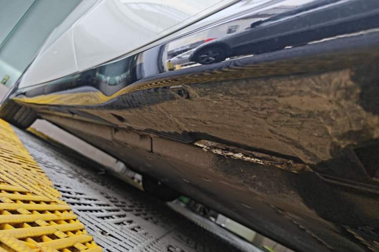 Used Volkswagen ID.7 VIZZION 2024 PRO Model Left Side Sill