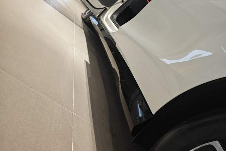 Used Volkswagen ID.7 VIZZION 2024 AIR model Left Side Sill