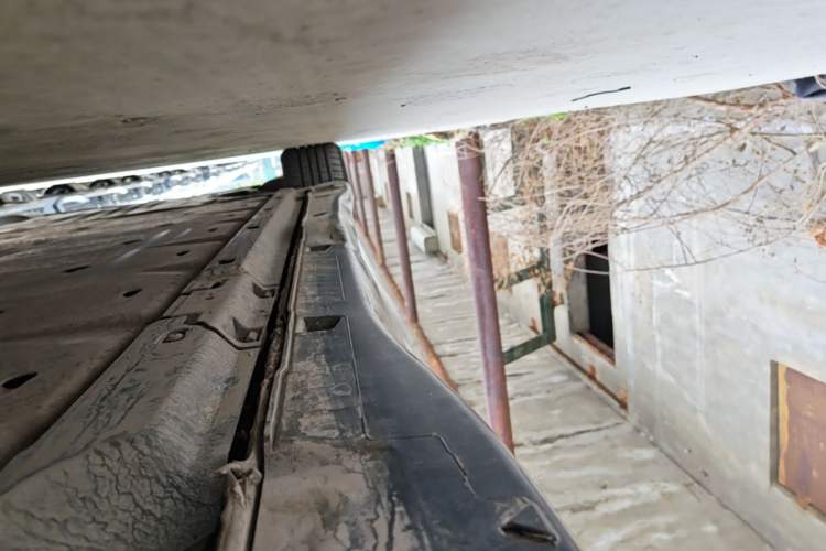 Used Volkswagen ID.7 VIZZION 2024 AIR model Left Side Sill