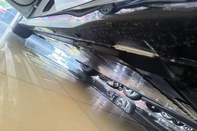 Used Volkswagen ID.7 VIZZION 2024 AIR model Left Side Sill