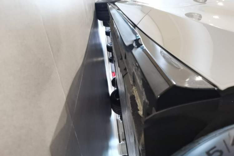 Used Volkswagen ID.7 VIZZION 2024 PRIME Left Side Sill