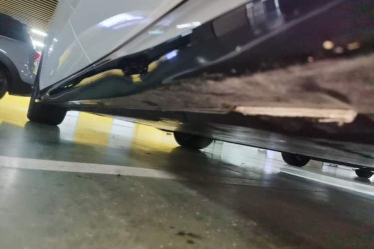 Used Volkswagen ID.7 VIZZION 2024 PRO Model Left Side Sill