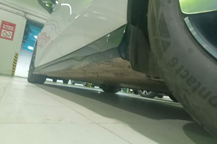 Used Volkswagen ID.7 VIZZION 2024 PRO Model Left Side Sill