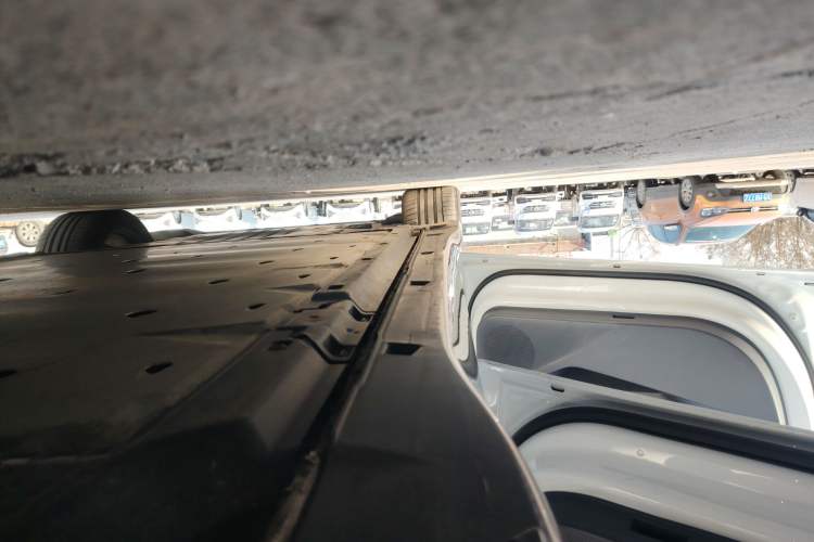 Used Volkswagen ID.7 VIZZION 2024 AIR model Left Side Sill