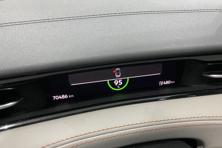 Used Volkswagen ID.7 VIZZION 2024 AIR model Odometer Close Up