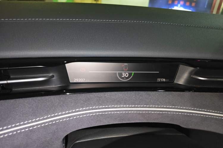 Used Volkswagen ID.7 VIZZION 2024 PRO Model Odometer Close Up