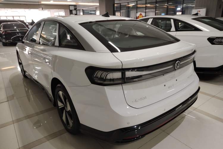Used Volkswagen ID.7 VIZZION 2024 AIR model Rear Left 45 Deg