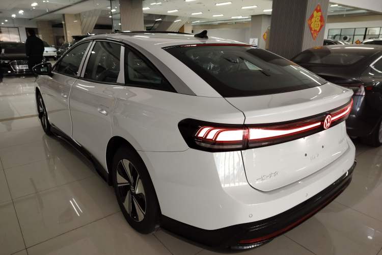 Used Volkswagen ID.7 VIZZION 2024 AIR model Rear Left 45 Deg