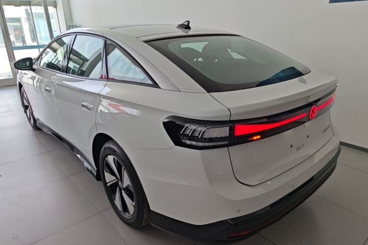Used Volkswagen ID.7 VIZZION 2024 AIR model Rear Left 45 Deg