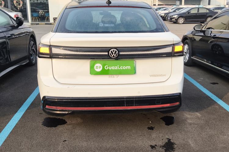 Used Volkswagen ID.7 VIZZION 2024 AIR model Rear