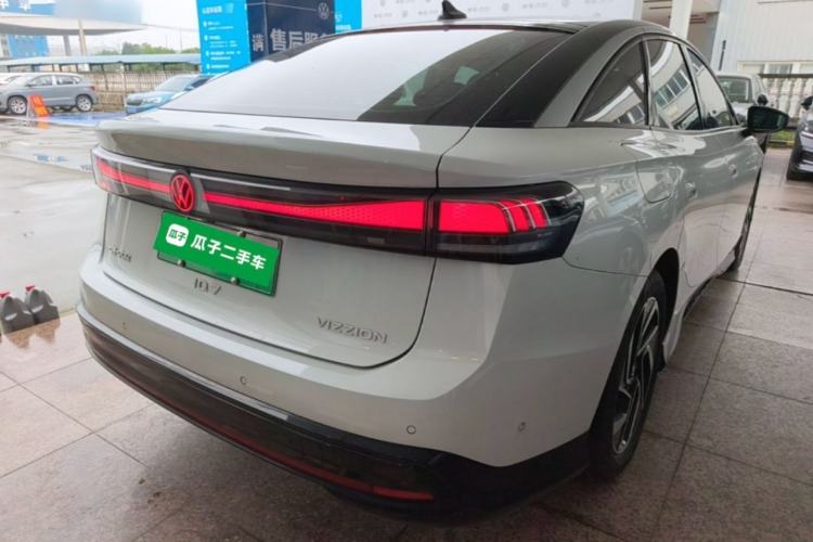 Used Volkswagen ID.7 VIZZION 2024 PRO Model Rear Right 45 Deg