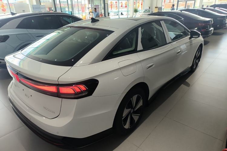 Used Volkswagen ID.7 VIZZION 2024 AIR model Rear Right 45 Deg