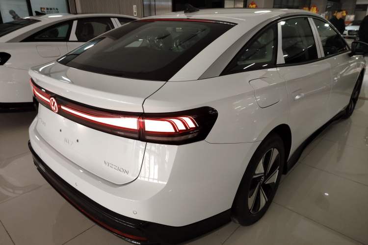 Used Volkswagen ID.7 VIZZION 2024 AIR model Rear Right 45 Deg