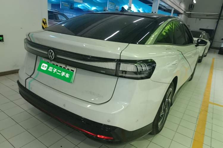 Used Volkswagen ID.7 VIZZION 2024 PRO Model Rear Right 45 Deg