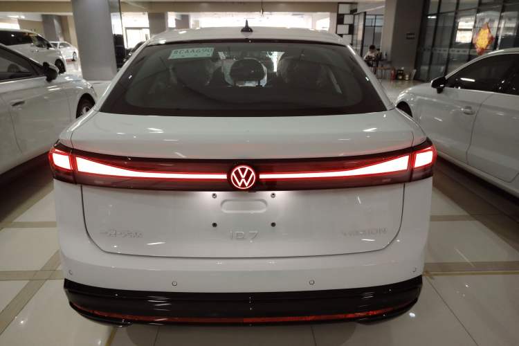 Used Volkswagen ID.7 VIZZION 2024 AIR model Rear