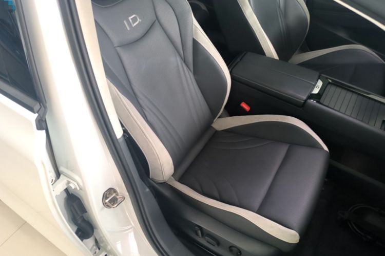 Used Volkswagen ID.7 VIZZION 2024 PRO Model Right Front Seat