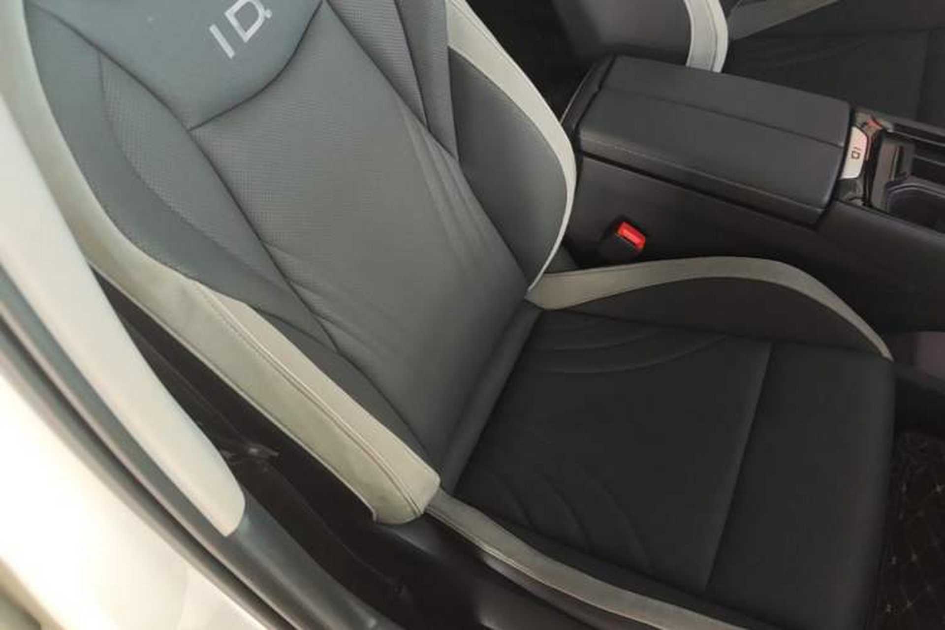 Used Volkswagen ID.7 VIZZION 2024 PRO Model Right Front Seat