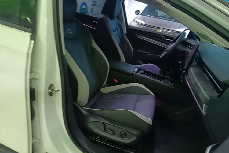 Used Volkswagen ID.7 VIZZION 2024 PRO Model Right Front Seat