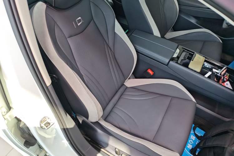 Used Volkswagen ID.7 VIZZION 2024 PRO Model Right Front Seat