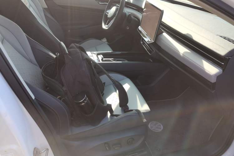 Used Volkswagen ID.7 VIZZION 2024 AIR model Right Front Seat
