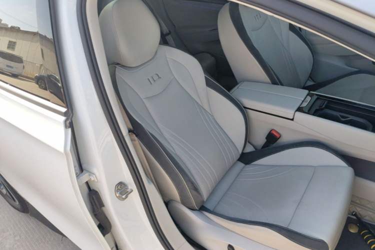 Used Volkswagen ID.7 VIZZION 2024 First Edition Right Front Seat