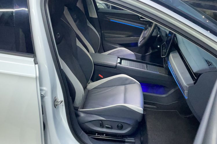 Used Volkswagen ID.7 VIZZION 2024 PRO Model Right Front Seat