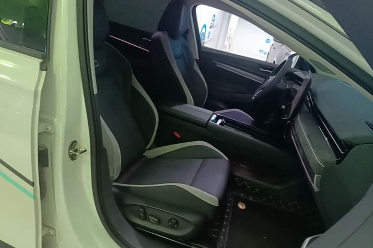 Used Volkswagen ID.7 VIZZION 2024 PRO Model Right Front Seat