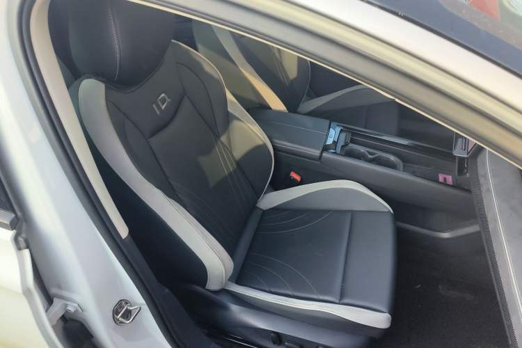 Used Volkswagen ID.7 VIZZION 2024 First Edition Right Front Seat