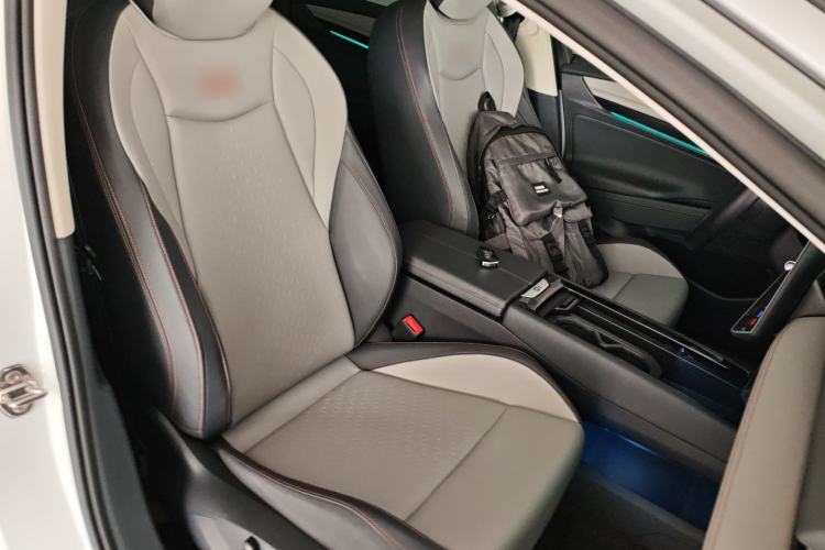 Used Volkswagen ID.7 VIZZION 2024 AIR model Right Front Seat