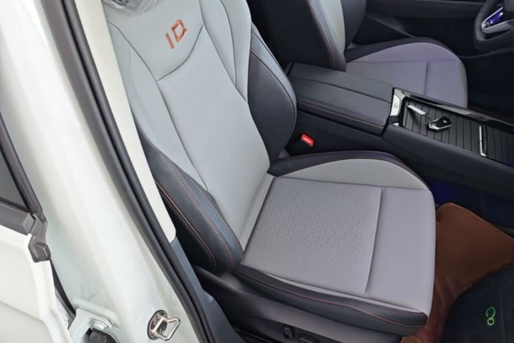 Used Volkswagen ID.7 VIZZION 2024 AIR model Right Front Seat