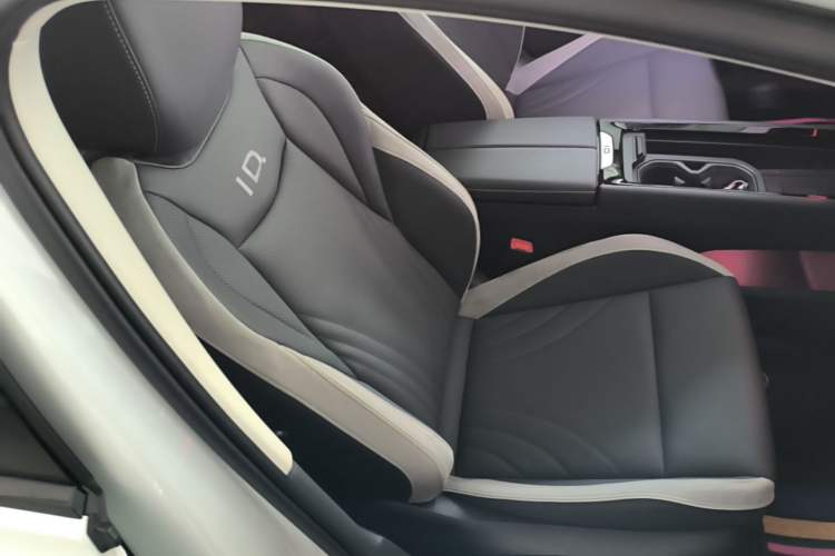 Used Volkswagen ID.7 VIZZION 2024 PRO Model Right Front Seat